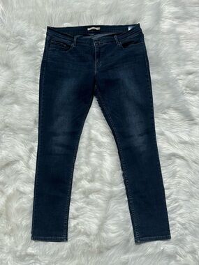 Levi’s 524 Skinny Jeans